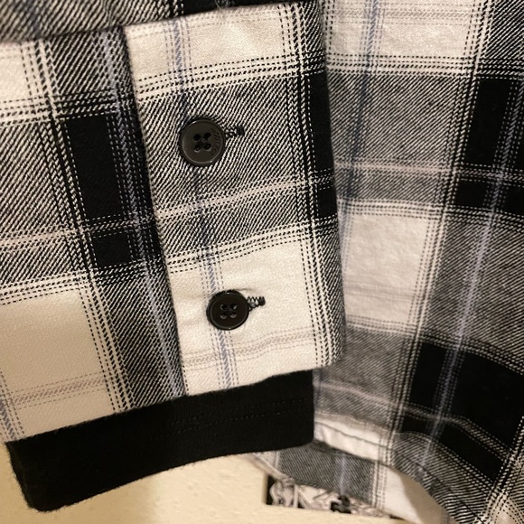 Korean Styled Unisex Vintage Autumn Winter Black White Turtleneck Sweater - Picture 2 of 5